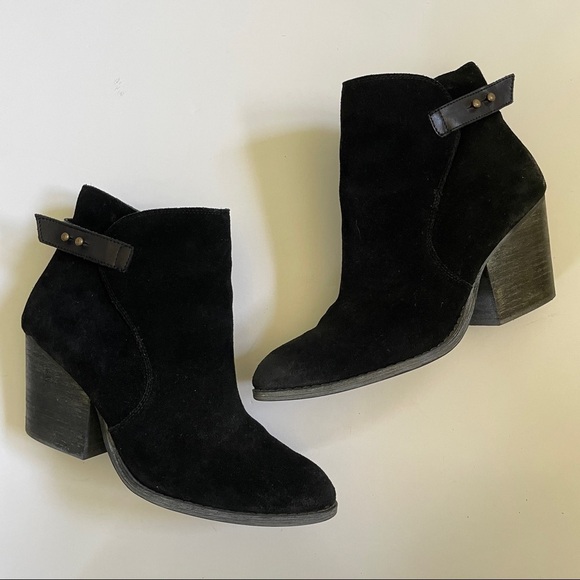Black Leather Heeled Booties size 7.5 - Picture 6 of 9